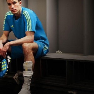 开云在线直播-球场“铜墙铁壁”防线：最难攻破的防守奇观，铜墙铁壁铸防线